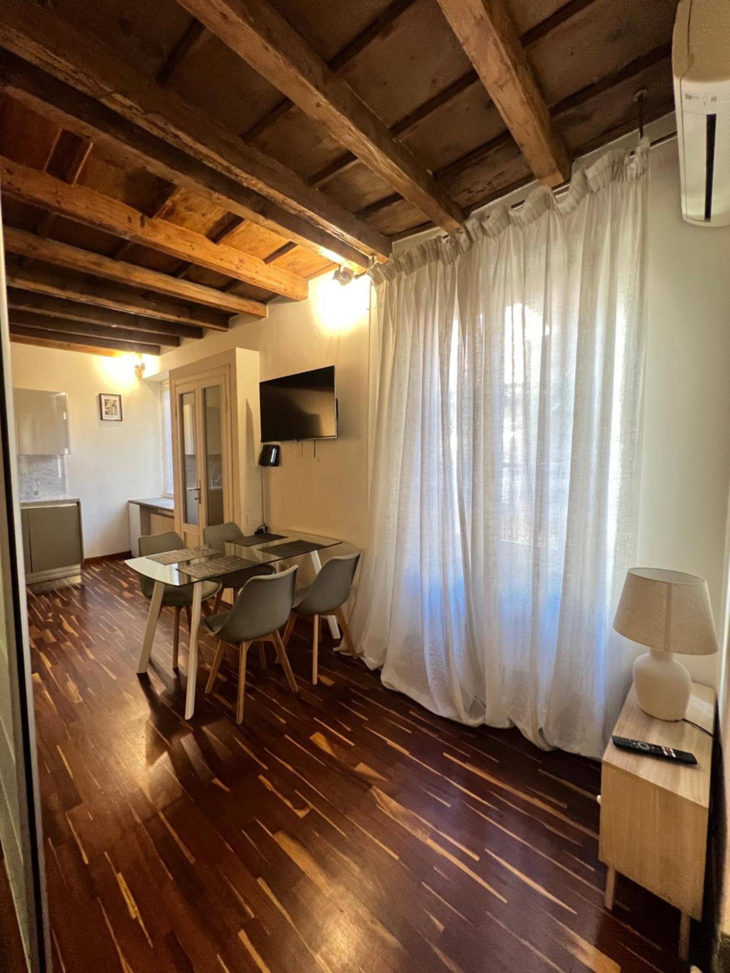 Antica Corte Navigli-Darsena Milan Bilik gambar